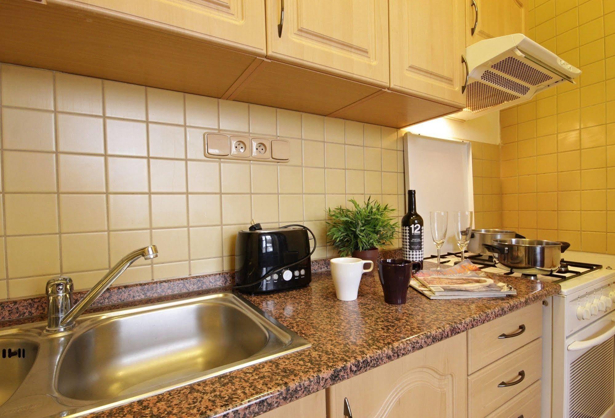 Old Town Apartment *